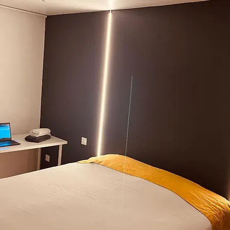 Lägenhet La Mulhouse, Acces Bale 20min, Proche Gare Tgv Mulhouse