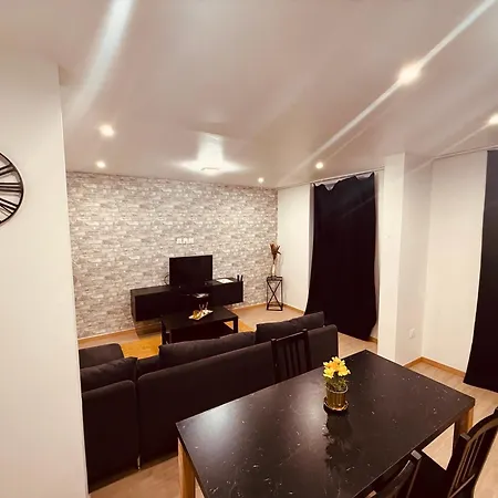 Lägenhet La Mulhouse, Acces Bale 20min, Proche Gare Tgv Mulhouse